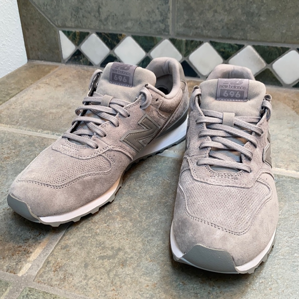 COPY - Used New Balance 696